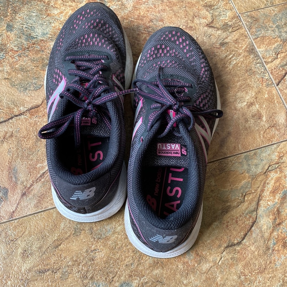 ☮️☮️☮️☮️Womens new balance vastu great shape ☮️☮️☮️☮️☮️ size 7.5
